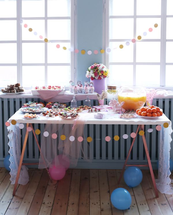 Que choisir entre baby shower et gender reveal